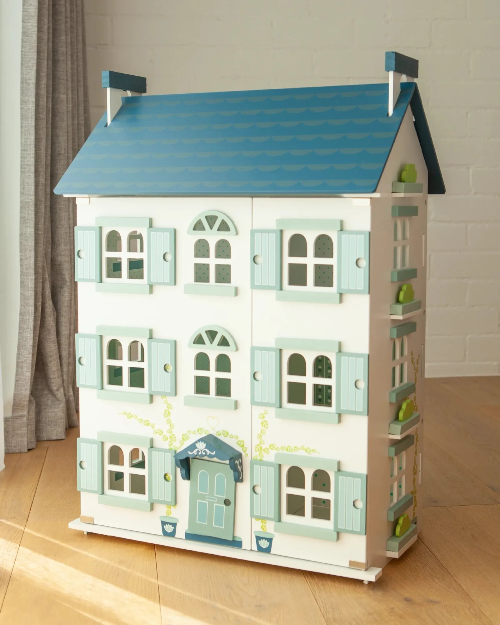 Saint Germaine Belle Mansion Doll House Discount