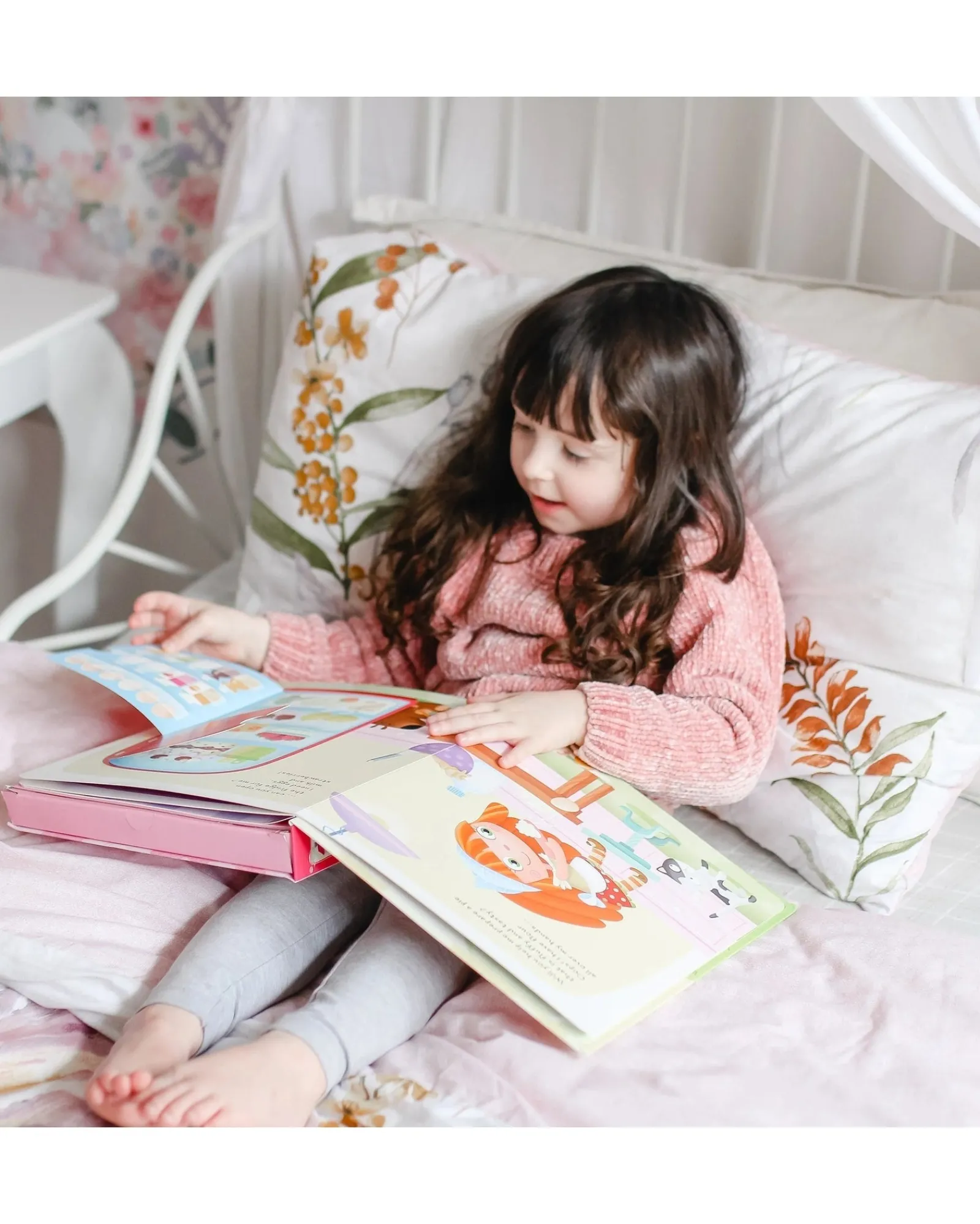 Sassi Jr 3D Dolls House And Book Hot