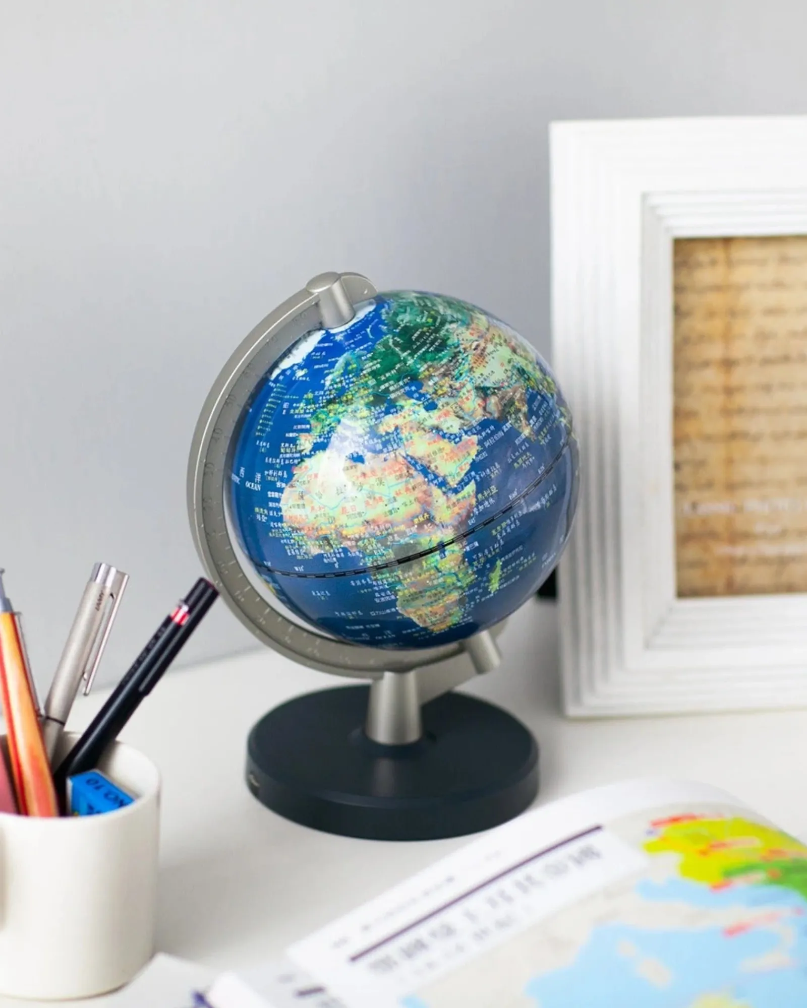 WonderStuff Discovery Desk Globe With Light 13Cm Store